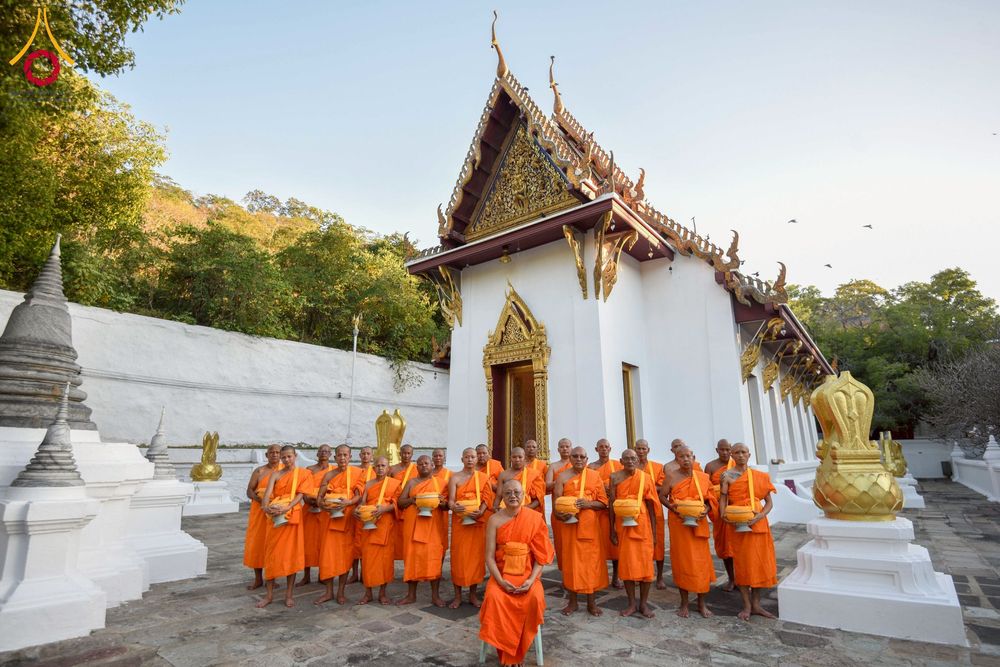 ภาพ No.278149:วันเสาร์ที่ 6 ธันวาคม พ.ศ. 2568 พิธีเวียนประทักษิณ ขอขมามอบผ้าไตร บรรพชาอุปสมบทหมู่ธรรมทายาท จำนวน 53 รูป โครงการอุปสมบทหมู่ รุ่นบูชาธรรมมหาปูชนียาจารย์ ประจำปี 2568 จังหวัดสระบุรี