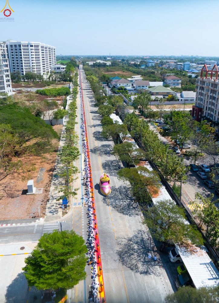 ภาพ No.304580:วันที่ 25 มกราคม พ.ศ. 2569 พิธีต้อนรับพระธรรมยาตรา (ภาพชุดที่ 2) รร.สามัคคีราษฏร์บำรุง-วัดพระธรรมกาย ในโครงการธรรมยาตรา กตัญญูบูชา มหาปูชนียาจารย์ พระมงคลเทพมุนี(สด จนฺทสโร) พระผู้ปราบมาร อนุสรณ์สถาน 7 แห่ง ปีที่ 14