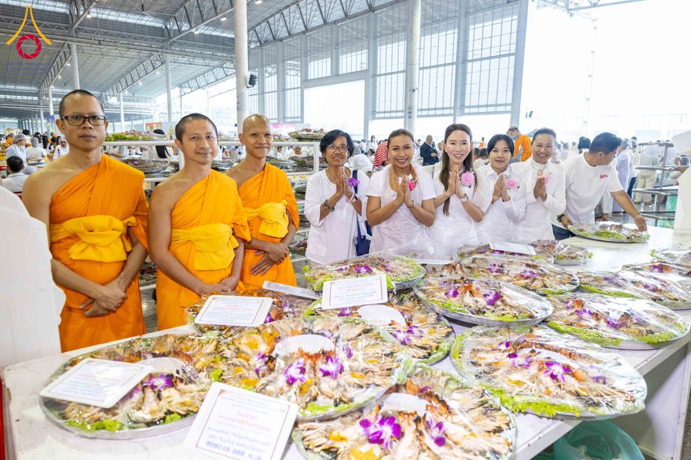 ภาพ No.306859:วันที่ 31 มกราคม พ.ศ. 2569 พิธีถวายภัตตาหารเป็นสังฆทาน แด่พระธรรมยาตรา ณ วัดพระธรรมกาย  จังหวัดปทุมธานี ในโครงการธรรมยาตรา กตัญญูบูชา มหาปูชนียาจารย์ พระมงคลเทพมุนี(สด จนฺทสโร) พระผู้ปราบมาร อนุสรณ์สถาน 7 แห่ง ปีที่ 14