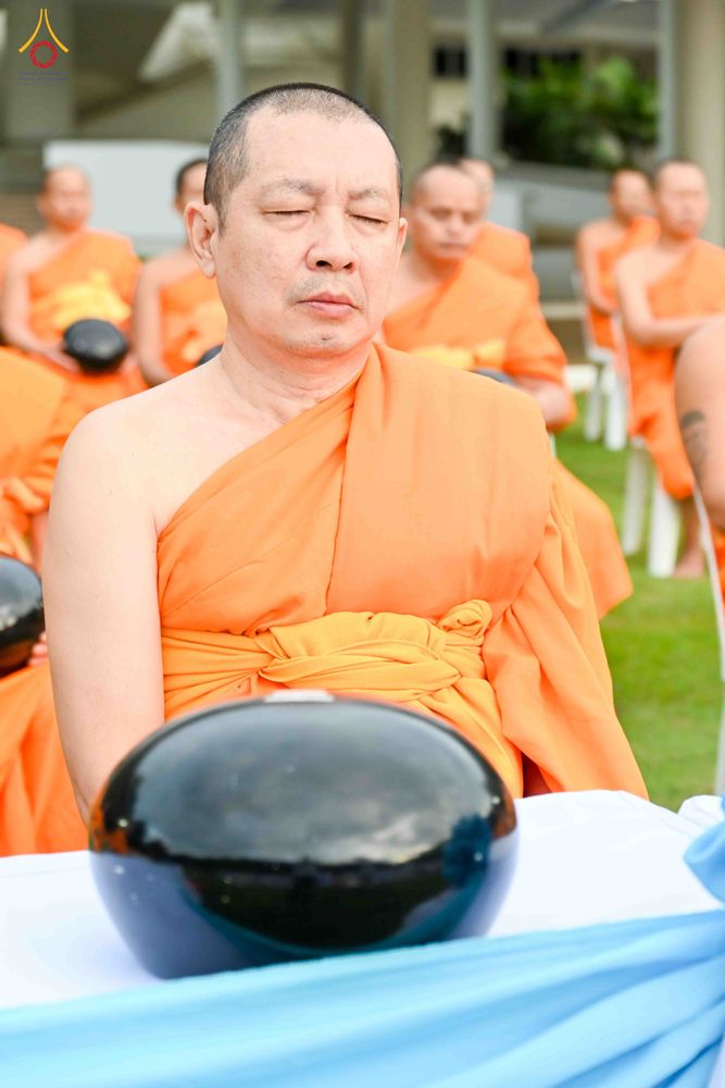 ภาพ No.340963:วันที่ 26 กรกฎาคม พ.ศ. 2569 โครงการพัฒนาคุณธรรม จริยธรรม สำหรับนักเรียนนายสิบตำรวจ (นสต.) รุ่นที่ 17 ศูนย์ฝึกอบรมตำรวจภูธรภาค 1 ได้จัดกิจกรรม ตักบาตรเพื่อน้อมอุทิศถวายเพื่อเป็นพระราชกุศลฯ  และปฏิบัติธรรม ติวธรรมมะ ณ ศูนย์ปฏิบัติธรรมเวิล์ดพีช วัลเล่ย์ (Wo