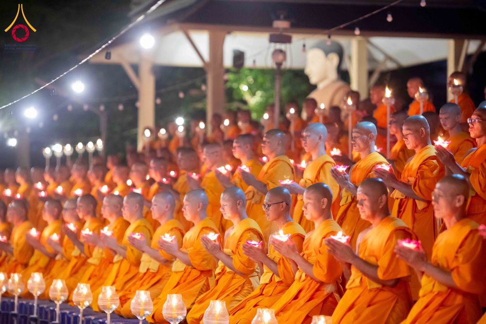 ภาพ No.297445:วันที่ 16 มกราคม พ.ศ. 2569 พิธีลอยประทีปธรรมถวายเป็นพุทธบูชา และบูชาธรรมมหาปูชนียาจารย์  ณ วัดโบสถ์บน ต.บางคูเวียง จ.นนทบุรี อนุสรณ์สถานลำดับที่ 4 สถานที่เกิดด้วยกายธรรม ในโครงการธรรมยาตรา กตัญญูบูชา มหาปูชนียาจารย์ พระมงคลเทพมุนี(สด จนฺทสโร) พระผู้ปราบม