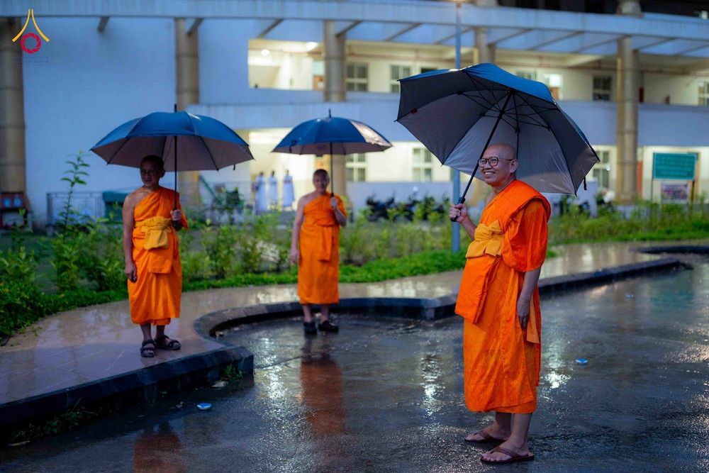 ภาพ No.348087:วันที่ 5 กันยายน พ.ศ. 2569 พิธีจุดโคมประทีป ถวายเป็นพุทธบูชา ในโครงการบวชอุบาสก–อุบาสิกาแก้ว  ณ วัดพุทธสันติวัน ธรรมชัย เมืองนาคปูร์ ประเทศอินเดีย