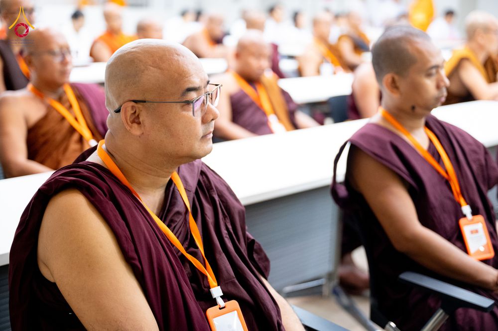 ภาพ No.325582:วันที่ 24 เมษายน พ.ศ.2569 หลวงพ่อทัตตชีโว รองเจ้าอาวาสวัดพระธรรมกาย ถวายการต้อนรับและปฏิสันถารคณะสงฆ์เมียนมาร์