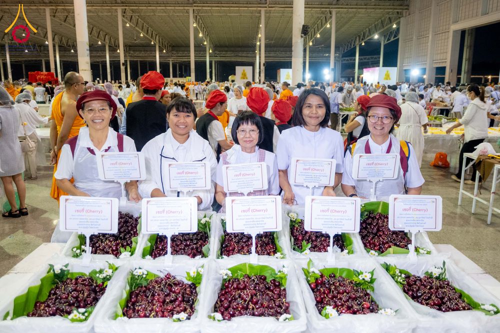 ภาพ No.303469:วันที่ 27 มกราคม พ.ศ. 2569 พิธีถวายภัตตาหารเป็นสังฆทาน แด่พระธรรมยาตรา ณ วัดพระธรรมกาย  จังหวัดปทุมธานี ในโครงการธรรมยาตรา กตัญญูบูชา มหาปูชนียาจารย์ พระมงคลเทพมุนี(สด จนฺทสโร) พระผู้ปราบมาร อนุสรณ์สถาน 7 แห่ง ปีที่ 14