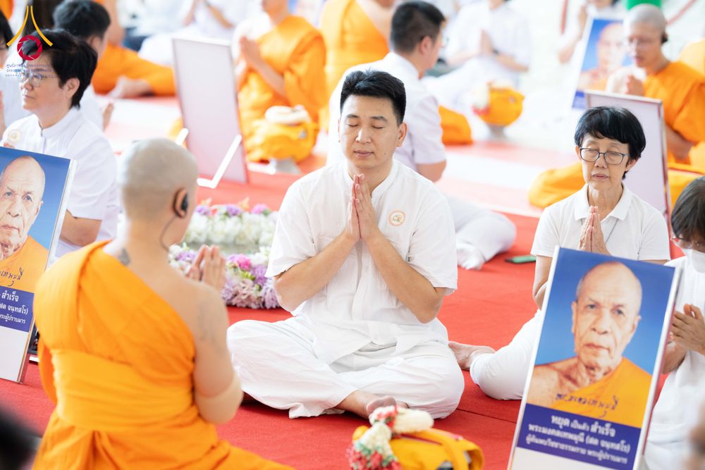 ภาพ No.286660:วันเสาร์ที่ 12 กรกฏาคม พ.ศ.2568 พิธีบรรพชาอุปสมบท  โครงการบรรพชาอุปสมบทหมู่ ธรรมทายาทนานาชาติ(ภาคภาษาจีน), โครงการบรรพชาสามเณร โรงเรียนนานาชาติ รุ่นที 14