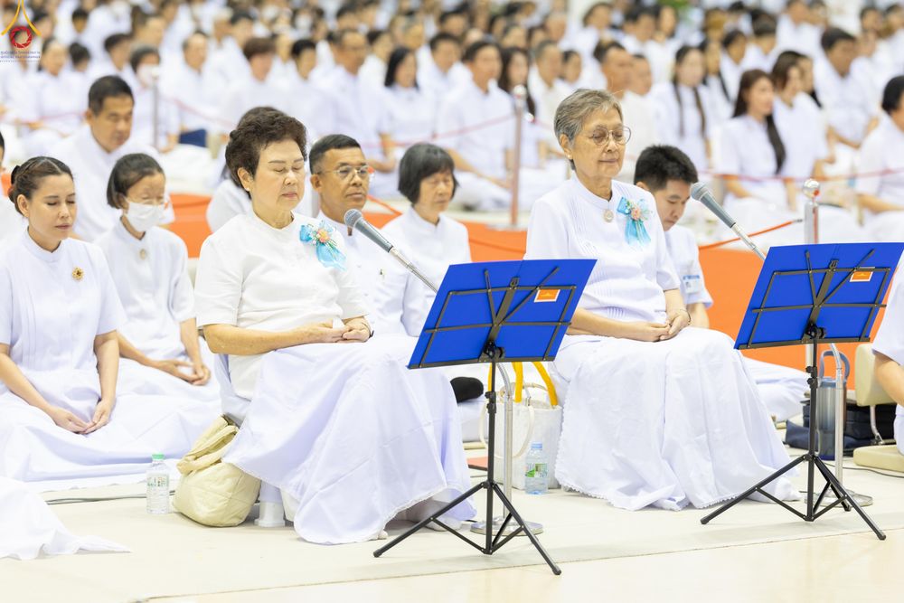 ภาพ No.328012:วันอาทิตย์ต้นเดือนที่ 3 พฤษภาคม พ.ศ.2569 พิธีบูชาข้าวพระ ณ วัดพระธรรมกาย