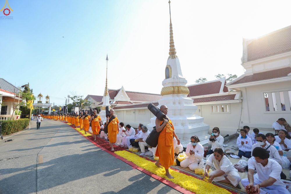 ภาพ No.295212:วันที่ 16 มกราคม พ.ศ. 2569 พิธีต้อนรับพระธรรมยาตรา อนุสรณ์สถานลำดับที่ 4 (ภาพชุดที่ 2) สถานที่เกิดด้วยกายธรรม ณ วัดโบสถ์บน ต.บางคูเวียง จ.นนทบุรี ในโครงการธรรมยาตรา กตัญญูบูชา มหาปูชนียาจารย์ พระมงคลเทพมุนี(สด จนฺทสโร) พระผู้ปราบมาร อนุสรณ์สถาน 7 แห่ง ปี