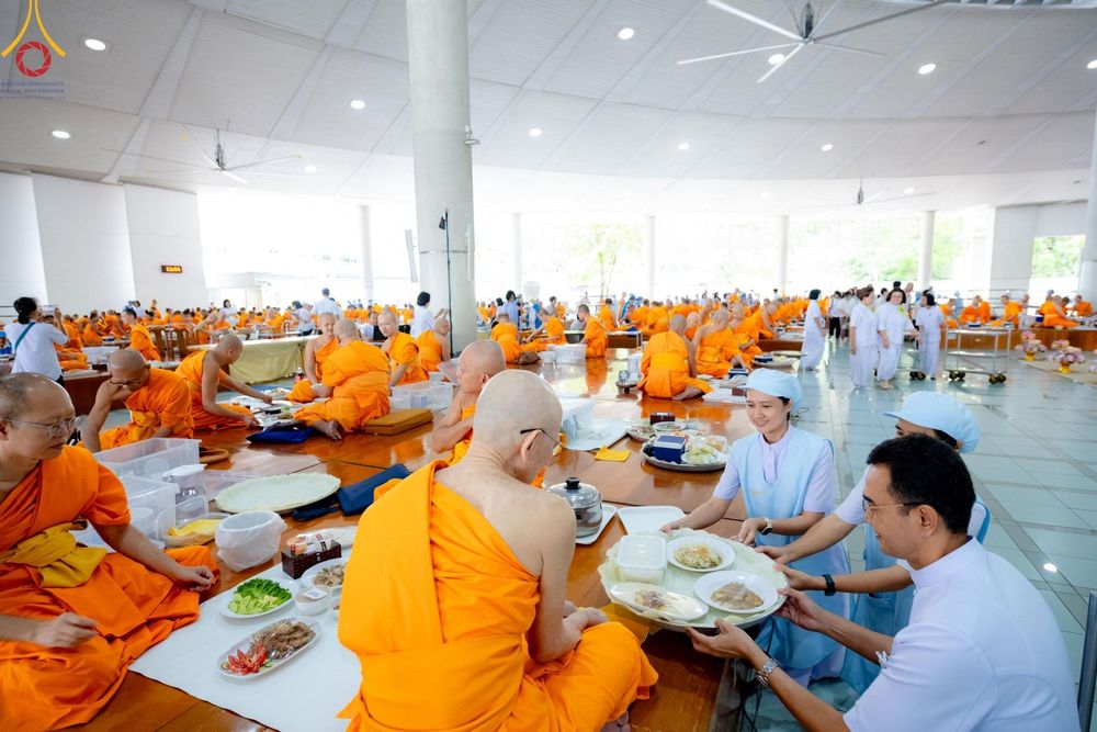 ภาพ No.182355:พิธีถวายภัตตาหารเมนูสวรรค์ "เพื่อการบรรลุธรรม" วันเสาร์ที่ 14 ธันวาคม พ.ศ. 2567 ณ หอฉันคุณยายอาจารย์ฯ วัดพระธรรมกาย