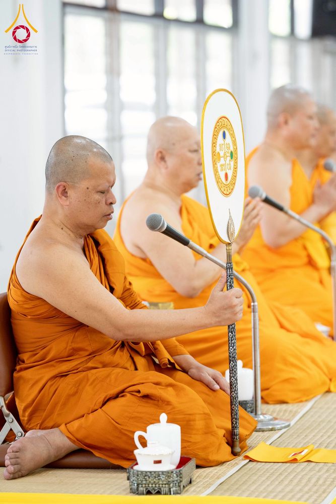 ภาพ No.276703:วันเสาร์ที่ 6 ธันวาคม พ.ศ. 2568 พิธีมุทิตาสักการะ เนื่องในโอกาสที่พระเดชพระคุณพระพรหมดิลก เจ้าอาวาสวัดสามพระยา วรวิหาร เมตตาเป็นประธานในพิธีตั้งฐานานุกรมใน พระราชวิเทศวชิรเวที (บัณฑิต วรปญฺโญ) ผู้ช่วยเจ้าอาวาสวัดพระธรรมกาย (ไวโรจน์ วิโรจโน) ผู้ช่วยเจ้าอา