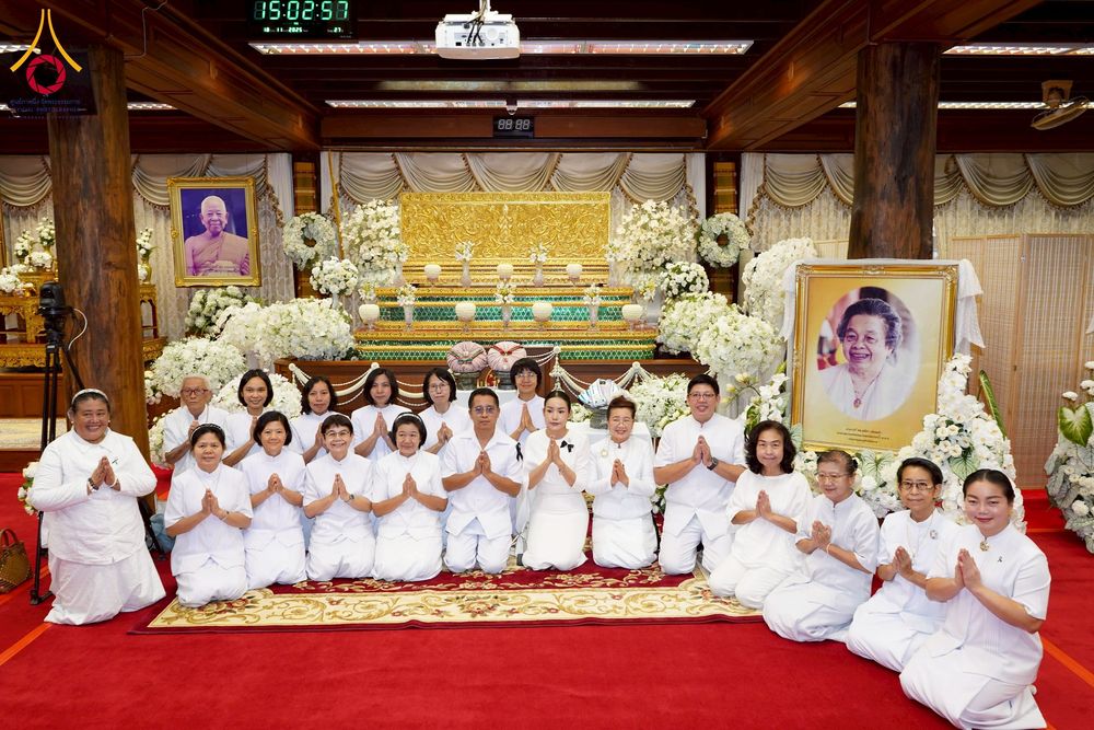 ภาพ No.270804:วันที่ 18 พฤศจิกายน พ.ศ. 2568 วัดพระธรรมกาย เป็นเจ้าภาพบำเพ็ญกุศล  คุณยายอาจารย์ ดร.ตรีธา เนียมขำ  อดีตนายกสมาคมศิษย์หลวงพ่อวัดปากน้ำ ณ ศาลาสตมานุสรณ์ (ศาลาเรือนไทย) วัดปากน้ำ  พระอารามหลวง เขตภาษีเจริญ กรุงเทพมหานคร
