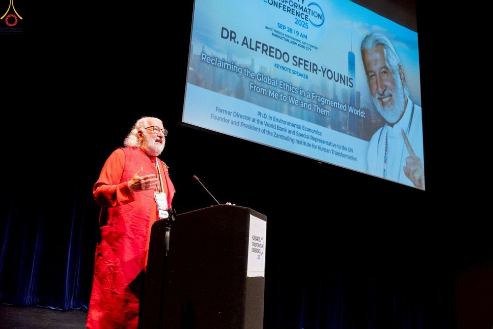 ภาพ No.249804:วันอาทิตย์ที่ 28 กันยายน พ.ศ. 2568 การปฏิบัติธรรมบูชาธรรม 108 ปี แห่งการบรรลุธรรมของหลวงปู่วัดปากน้ำ ได้จุดประทีปสันติภาพไปทั่วโลก และได้ร่วมเสวนาทางปัญญา เพื่อการขยายพระพุทธศาสนาวิชชาธรรมกายไปทั่วโลก  ในงาน HTC Newyork USA