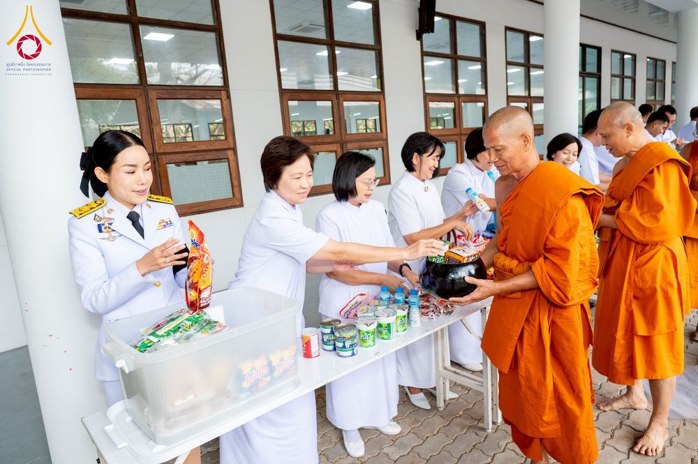 ภาพ No.276030:วันที่ 5 ธันวาคม พ.ศ. 2568 พสกนิกรอำเภอคลองหลวง พร้อมใจบำเพ็ญกุศลอุทิศถวาย “ในหลวงรัชกาลที่ 9” น้อมรำลึกในพระมหากรุณาธิคุณ เนื่องในวันคล้ายวันพระบรมราชสมภพ วันชาติ และวันพ่อแห่งชาติ ณ อาคารปลูกศรัทธา 2 วัดพระธรรมกาย อำเภอคลองหลวง จังหวัดปทุมธานี