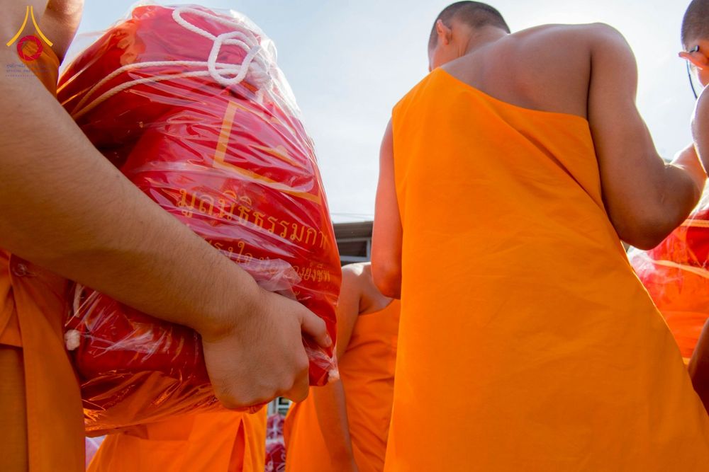 ภาพ No.273691:วันที่ 27 พฤศจิกายน พ.ศ. 2568 คณะศิษยานุศิษย์วัดพระธรรมกาย มูลนิธิธรรมกาย มอบอาหารและสิ่งของความช่วยเหลือให้พี่น้องชาวใต้ ผู้ประสบอุทกภัยน้ำท่วม