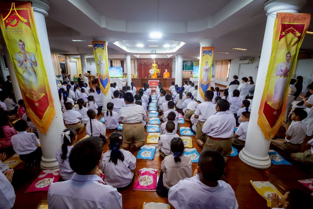 ภาพ No.272569:วันที่ 21 พฤศจิกายน พ.ศ. 2568 รวมพลังเด็กดี V-Star ผู้นำฟื้นฟูศีลธรรมโลก ประจำปี 2568 จังหวัดสุโขทัย ณ ศูนย์ปฏิบัติธรรมสุโขทัย