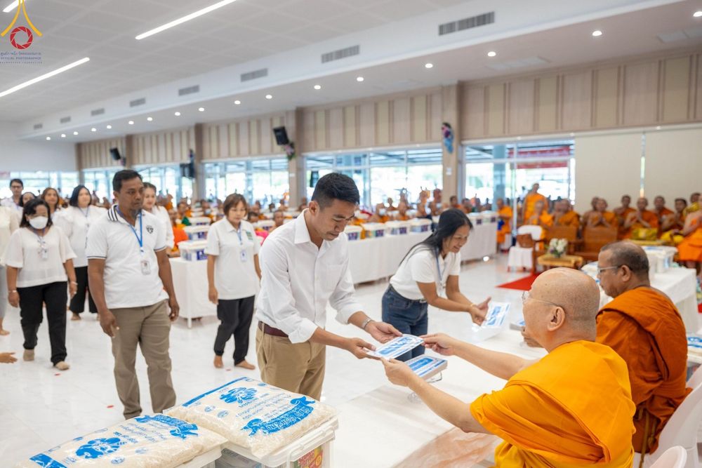 ภาพ No.123897:พิธีถวายสังฆทาน 323 วัด 4 จังหวัดชายแดนภาคใต้ ครั้งที่ 166 ณ ศูนย์ปฏิบัติธรรมภาคใต้ อ.บางกล่ำ จ.สงขลา วันเสาร์ที่ 17 กุมภาพันธ์ พ.ศ. 2567