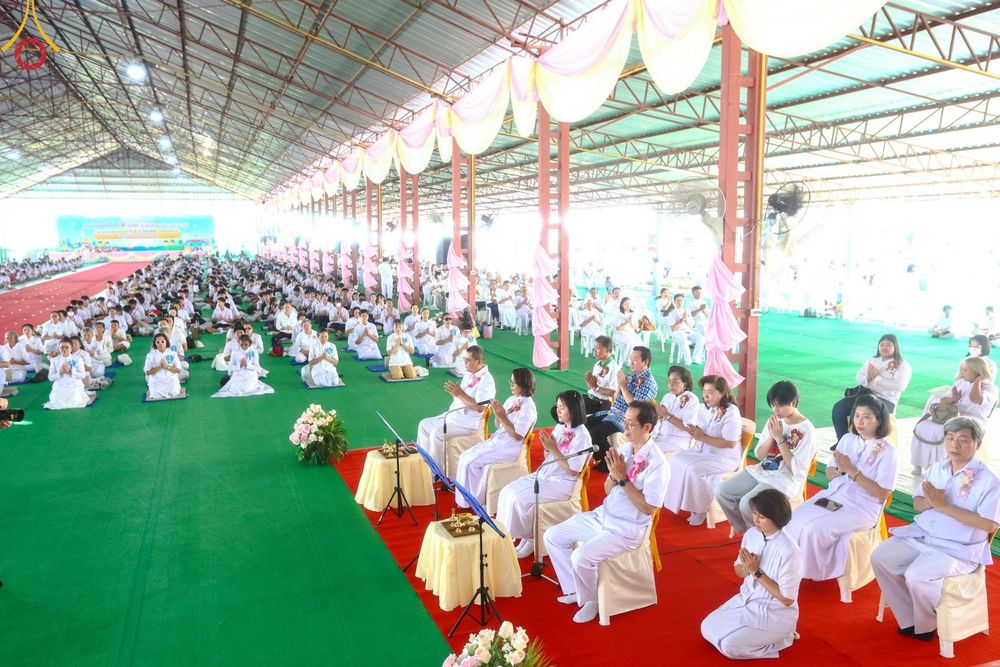 ภาพ No.172499:พิธีทอดกฐินเพื่อสร้าง "ลานเอนกประสงค์พญานาค 4 ตระกูล" วันที่ 15 พฤศจิกายน พ.ศ.2567 ณ พุทธอุทยานนานาชาติ อ.โพนพิสัย จ.หนองคาย
