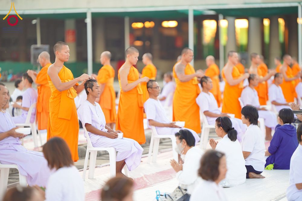 ภาพ No.274765:วันอาทิตย์ที่ 30 พฤศจิกายน พ.ศ. 2568 พิธีปลงผม โครงการอุปสมบทบูชาธรรมมหาปูชนียาจารย์ ปี 2568 ณ ลานธรรมพระมหาธรรมกายเจดีย์ ฝั่งทิศตะวันตก ระหว่างวิหารคดหมายเลข 8 และ 9 วัดพระธรรมกาย