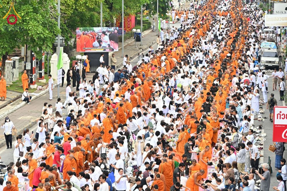 ภาพ No.210396:วันอาทิตย์ที่ 9 มีนาคม พ.ศ. 2568 พ่อเมืองโคราชจัดตักบาตรพระหมื่น ทำบุญเมือง 557 ปี