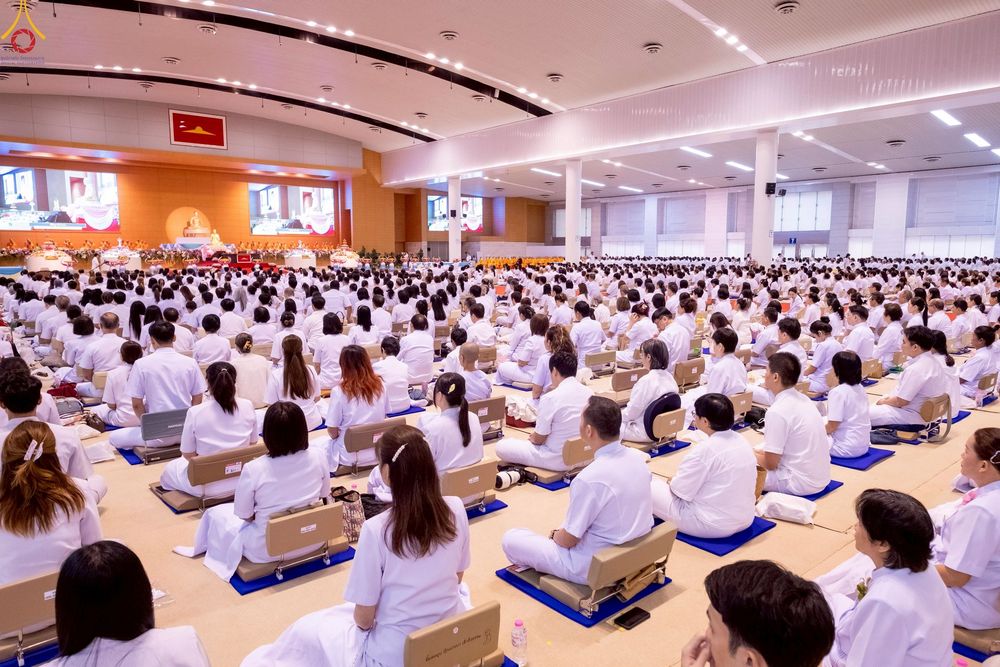 ภาพ No.243723:วันอาทิตย์ที่ 7 กันยายน พ.ศ. 2568 พิธีบูชาครูผู้ค้นพบวิชชาธรรมกาย , พิธีบูชาข้าวพระ ณ สภาธรรมกายสากล วัดพระธรรมกาย