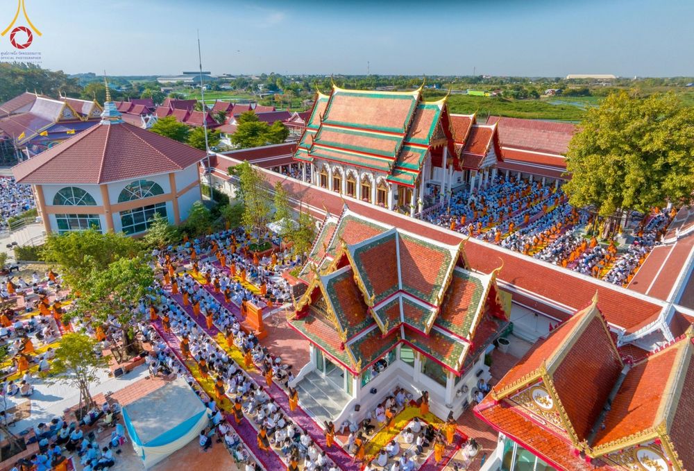 ภาพ No.193377:พิธีต้อนรับพระธรรมยาตรา ณ อนุสรณ์สถาน สถานที่เกิดในเพศสมณะ วัดสองพี่น้อง อำเภอสองพี่น้อง จังหวัดสุพรรณบุรี ในโครงการธรรมยาตรา กตัญญูบูชา มหาปูชนียาจารย์ พระมงคลเทพมุนี(สด จนฺทสโร) พระผู้ปราบมาร อนุสรณ์สถาน 7 แห่ง ปีที่ 13 วันที่ 11 มกราคม พ.ศ. 2568