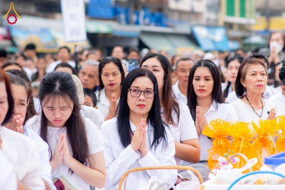 ภาพ No.284656:วันอาทิตย์ที่ 14 ธันวาคม พ.ศ.2568  พิธีทำบุญเมืองสุราษฎร์ธานี 110ปี และพิธีตักบาตรพระสงฆ์ 1,110 รูป  ณ บริเวณริมน้ำวัดกลาง (เก่า) ถนนบ้านดอน ตำบลตลาดใหม่ อำเภอเมือง จังหวัดสุราษฎร์ธานี