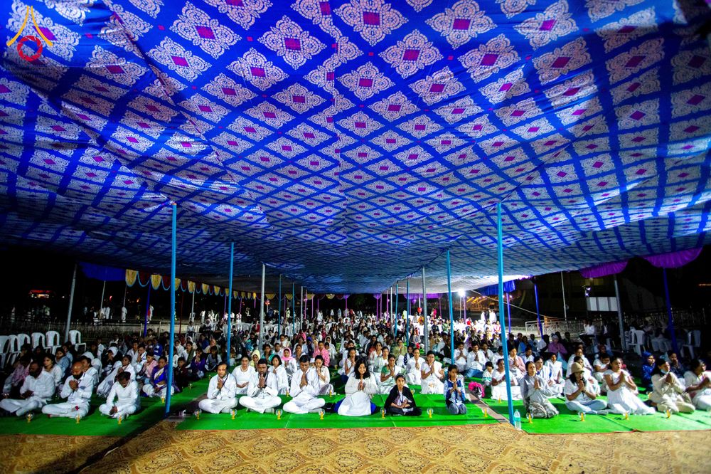 ภาพ No.283858:วันที่ 6-7 ธันวาคม พ.ศ. 2568  พิธีรับมอบหนังสือแสดงเจตจำนงถวายสิทธิครอบครองและใช้ประโยชน์วัดสันติวัน เมืองนาคปูร์  พิธีจุดโคมประทีปถวายเป็นพุทธบูชา และอุทิศบุญกุศลแด่ ดร.บี.อาร์. อัมเบดการ์  พิธีบูชาข้าวพระถ่ายทอดสดจากประเทศไทย