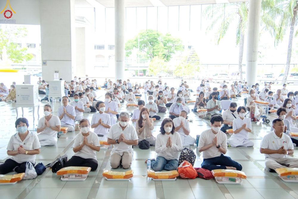 ภาพ No.82775:พิธีบุพเปตพลี ครั้งที่ 136 ร่วมอุทิศบุญแด่ญาติที่ล่วงลับไปแล้ว และสืบทอดอายุพระพุทธศาสนา วันเสาร์ที่ 17 มิถุนายน พ.ศ.2566 (วันพระแรม 14 ค่ำเดือน 7) ณ หอฉันคุณยายอาจารย์ฯ วัดพระธรรมกาย