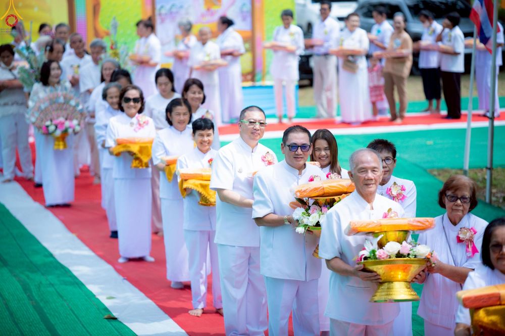 ภาพ No.260159:วันอาทิตย์ที่ 19 ตุลาคม พ.ศ. 2568 พิธีทอดกฐินสามัคคี  ณ ศูนย์ปฏิบัติธรรมและศูนย์อบรมเยาวชนเพชรบุรี  ต.ท่าแลง อ.ท่ายาง จ.เพชรบุรี