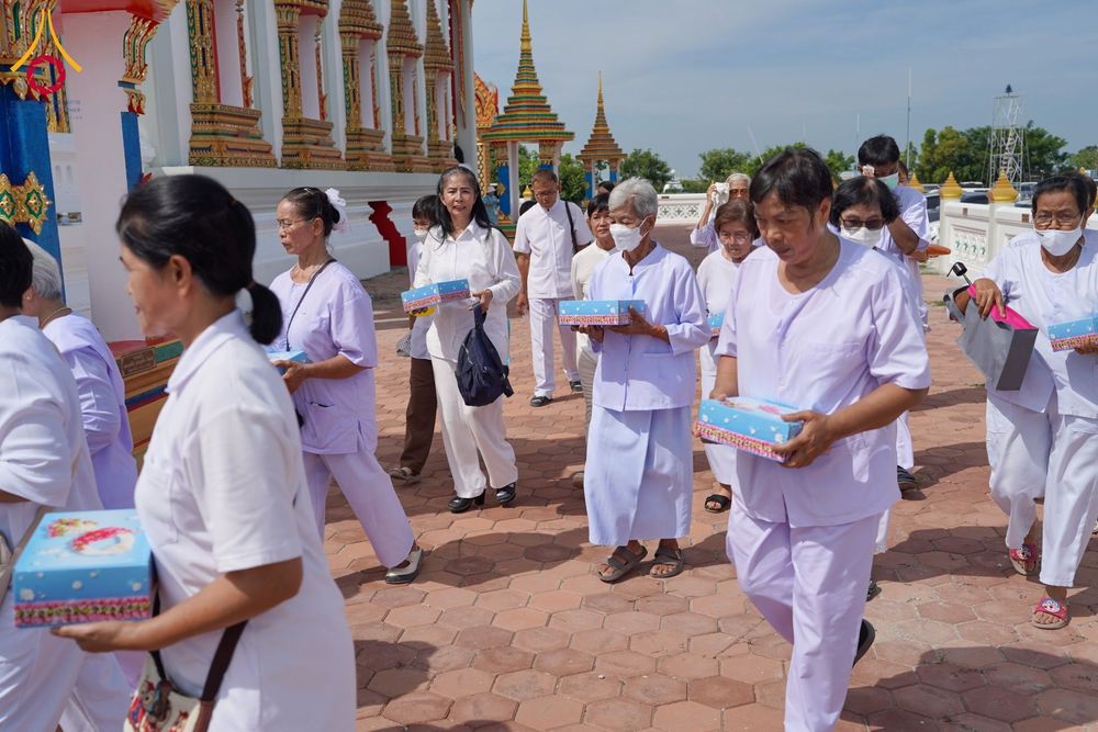 ภาพ No.170512:พิธีทอดกฐิน ณ วัดทองประดิษฐ์ จ.สุพรรณบุรี ในโครงการกฐินสามัคคีทั่วไทย 30,000 วัด บูชาธรรม 80 ปี หลวงพ่อธัมมชโย โดยคณะศิษยานุศิษย์วัดพระธรรมกาย วันที่ 27 ตุลาคม พ.ศ. 2567