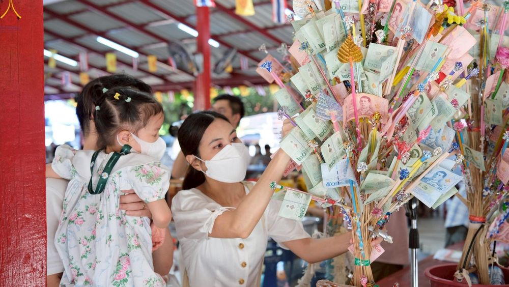 ภาพ No.260527:วันที่ 19 ตุลาคม พ.ศ. 2568 พิธีทอดกฐินสามัคคีทั่วไทย 30,000 วัด โดยคณะศิษยานุศิษย์ บูชาธรรม 81 ปี หลวงพ่อธัมมชโย ณ วัดละมุด อ.นครชัยศรี จ.นครปฐม