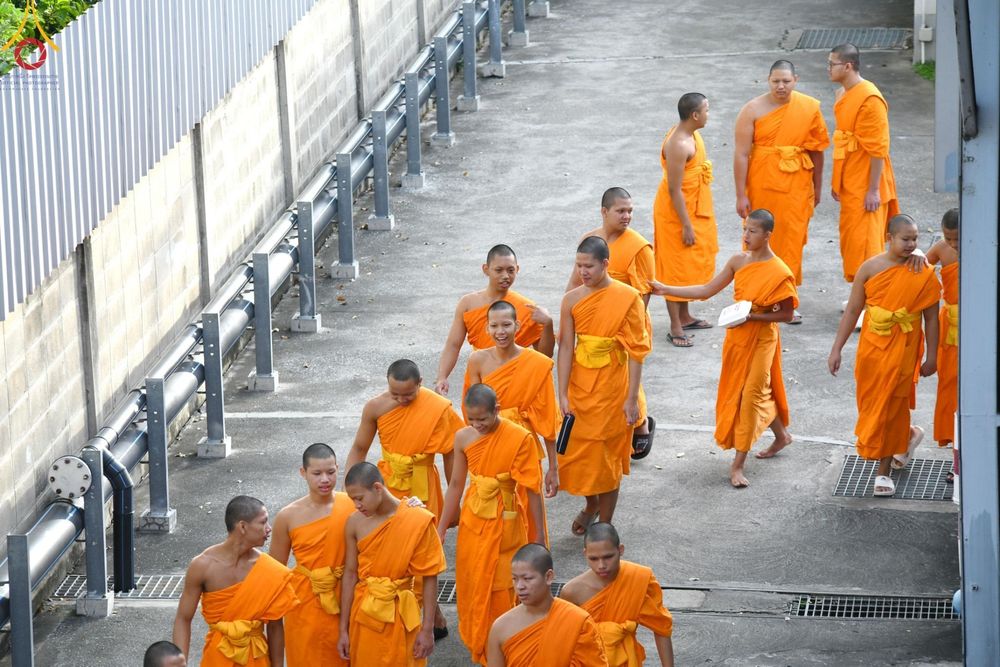 ภาพ No.174602:พิธีถวายภัตตาหารเมนูสวรรค์ เพื่อการบรรลุธรรม ณ หอฉันคุณยายอาจารย์ฯ วัดพระธรรมกาย วันที่ 23 พฤศจิกายน พ.ศ. 2567
