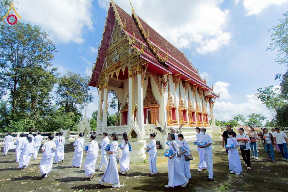 ภาพ No.275696:วันที่ 5 พฤศจิกายน พ.ศ. 2568 พิธีทอดกฐินสามัคคีทั่วไทย ณ วัดดอนหว้า (พิกุลทอง) อ.บ้านลาด จ.เพชรบุรี โดยคณะศิษยานุศิษย์ บูชาธรรม 81 ปี หลวงพ่อธัมมชโย