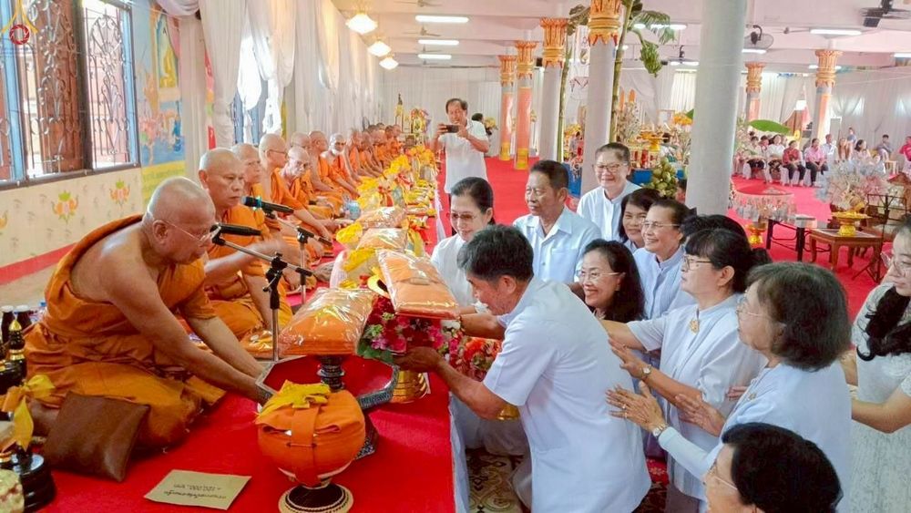 ภาพ No.256395:วันที่ 12 ตุลาคม พ.ศ. 2568 พิธีทอดกฐินสามัคคีทั่วไทย 30,000 วัด โดยคณะศิษยานุศิษย์ บูชาธรรม 81 ปี หลวงพ่อธัมมชโย ณ วัดราษฎร์บูรณะ(บางปลา) อ.บางพลี จ.สมุทรปราการ