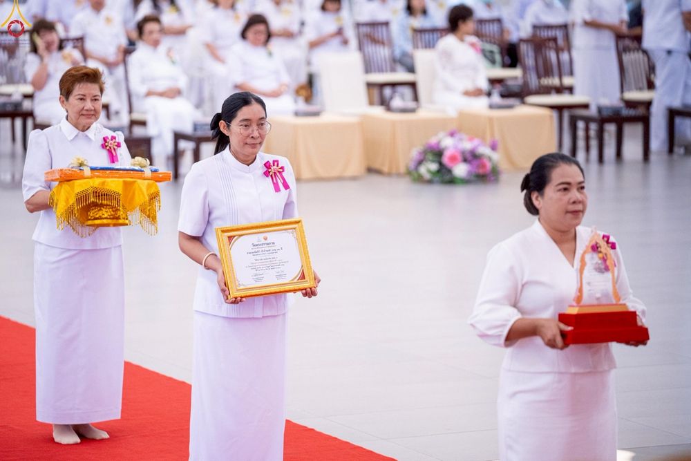ภาพ No.241725:วันพุธที่ 27 สิงหาคม พ.ศ. 2568 พิธีมอบรางวัลเกียรติยศ แด่สามเณรที่สอบผ่าน โครงการสามเณรทรงปาฏิโมกข์ ปีที่ 3/2568 ณ ค่ายจองแชมป์ หมู่กฏิสามเณรเปรียญธรรม วัดพระธรรมกาย