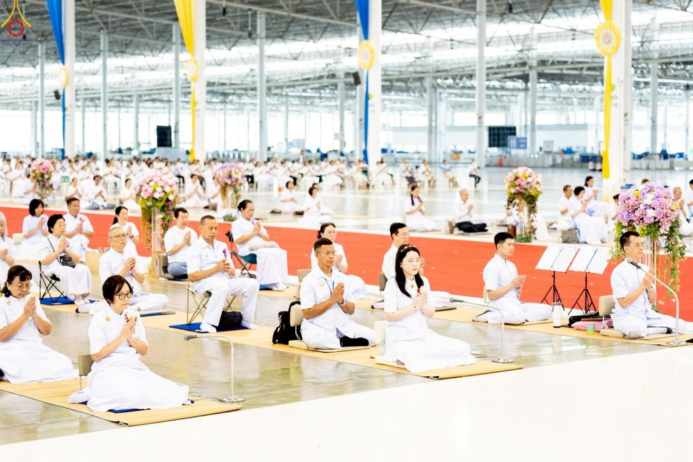 ภาพ No.249403:วันที่ 28 กันยายน พ.ศ. 2568 พิธีจุดเทียนใจ ไฟนิรันด์ อนันตชัย ณ สภาธรรมกายสากล วัดพระธรรมกาย