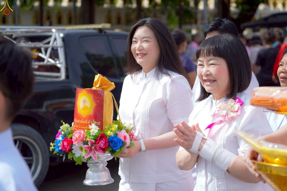 ภาพ No.265046:วันที่ 8 ตุลาคม พ.ศ. 2568 พิธีทอดกฐินสามัคคีทั่วไทย 30,000 วัด โดยคณะศิษยานุศิษย์ บูชาธรรม 81 ปี หลวงพ่อธัมมชโย ณ วัดอ้อมน้อย อ.กระทุ่มแบน จ.สมุทรสาคร