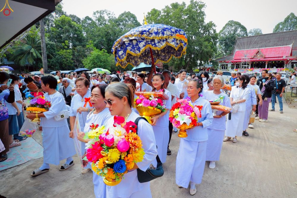 ภาพ No.268003:วันที่ 26 ตุลาคม พ.ศ. 2568 พิธีทอดกฐินสามัคคีทั่วไทย ณ วัดโพธิญาณ ต.หนองโพรง อ.ศรีมหาโพธิ จ.ปราจีนบุรี โดยคณะศิษยานุศิษย์ บูชาธรรม 81 ปี หลวงพ่อธัมมชโย