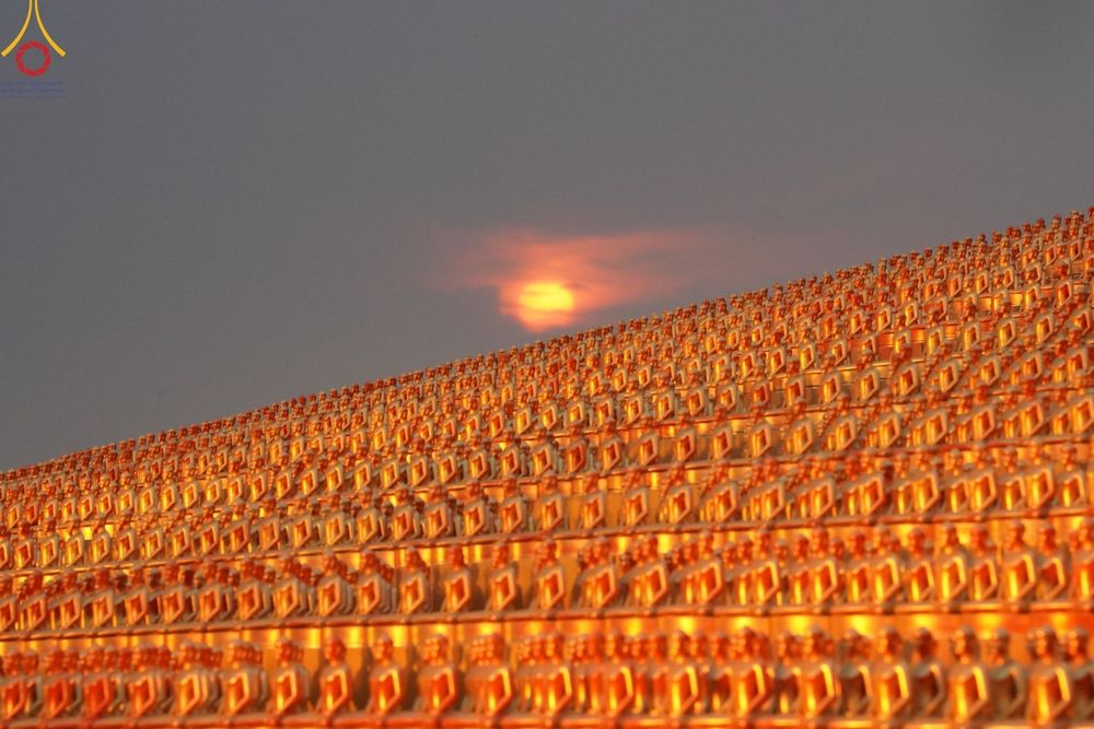 ภาพ No.279193:พิธีจุดวิสาขประทีป พิธีเวียนประทักษิณ ในวันวิสาขบูชา พุธที่ 22 พฤษภาคม พ.ศ. 2567 ( วันพระขึ้น 15 ค่ำ เดือน 6 ) ณ ลานธรรม พระมหาธรรมกายเจดีย์ วัดพระธรรมกาย จ.ปทุมธานี