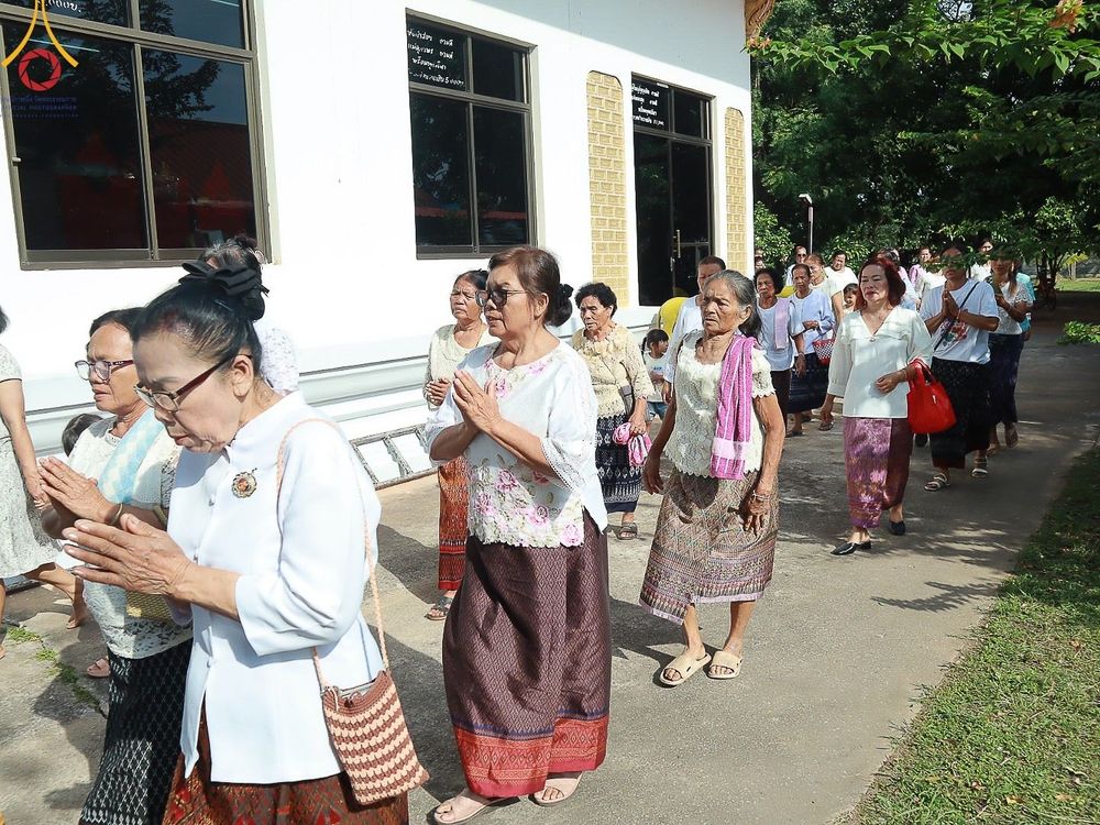 ภาพ No.169030:พิธีทอดกฐิน ณ วัดสว่างโพนตาล จ.อุดรธานี ในโครงการกฐินสามัคคีทั่วไทย 30,000 วัด บูชาธรรม 80 ปี หลวงพ่อธัมมชโย โดยคณะศิษยานุศิษย์วัดพระธรรมกาย วันที่ 24 ตุลาคม พ.ศ. 2567
