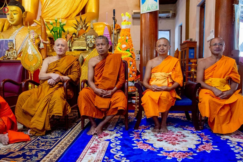 ภาพ No.271703:วันอาทิตย์ที่ 26 ตุลาคม พ.ศ. 2568 กฐินสมทบวัดต่างประเทศ โดยคณะศิษยานุศิษย์ บูชาธรรม 81 ปี  หลวงพ่อธัมมชโย ณ วัดสีอัมพอน นครเวียงจันทน์ สปป.ลาว