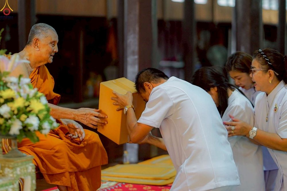 ภาพ No.278372:วันที่ 19 ตุลาคม พ.ศ. 2568 พิธีทอดกฐินสามัคคีทั่วไทย ณ วัดพระญาญาติ อ.อัมพวา จ.สมุทรสงคราม โดยคณะศิษยานุศิษย์ บูชาธรรม 81 ปี หลวงพ่อธัมมชโย