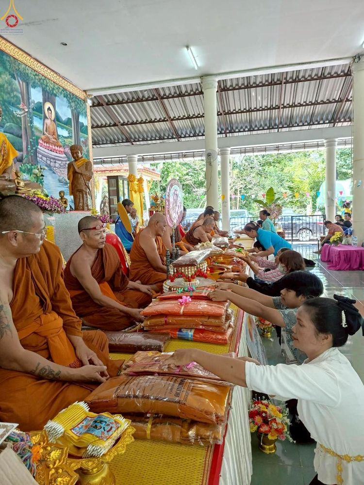 ภาพ No.264485:วันที่ 19 ตุลาคม พ.ศ. 2568 พิธีทอดกฐินสามัคคีทั่วไทย 30,000 วัด โดยคณะศิษยานุศิษย์ บูชาธรรม 81 ปี หลวงพ่อธัมมชโย ณ วัดป่าเขากระเจียว  อำเภอโนนดินแดง จังหวัดบุรีรัมย์