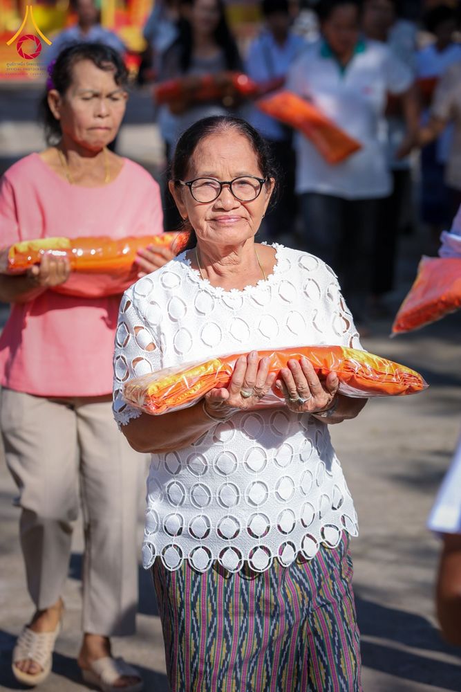 ภาพ No.168963:พิธีทอดกฐิน ณ วัดตลุกเทียม จ.พิษณุโลก ในโครงการกฐินสามัคคีทั่วไทย 30,000 วัด บูชาธรรม 80 ปี หลวงพ่อธัมมชโย โดยคณะศิษยานุศิษย์วัดพระธรรมกาย วันที่ 23 ตุลาคม พ.ศ. 2567