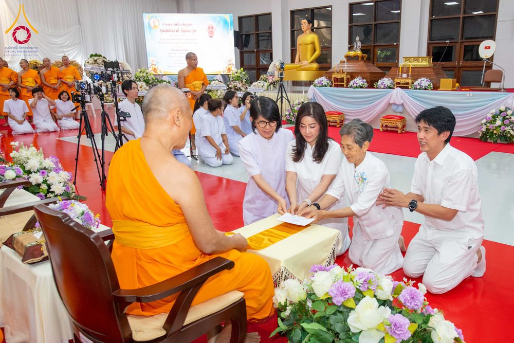 ภาพ No.315475:วันพุธที่ 25 มีนาคม พ.ศ. 2569 พิธีบำเพ็ญกุศล คุณพ่อณรงค์ จินตมากุล  สิริอายุ 99 ปี 11 เดือน โยมบิดา พระครูปลัดรัตนวีรวัฒน์ (รังสฤษดิ์ อิทฺธิจินตโก) ที่ปรึกษาเจ้าคณะจังหวัดปทุมธานี เจ้าอาวาสวัดพระธรรมกาย  ณ ห้องปลูกศรัทธา 2 วัดพระธรรมกาย ปทุมธานี