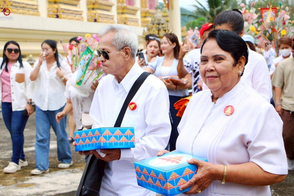 ภาพ No.260694:วันที่ 19 ตุลาคม พ.ศ. 2568 พิธีทอดกฐินสามัคคีทั่วไทย 30,000 วัด โดยคณะศิษยานุศิษย์ บูชาธรรม 81 ปี หลวงพ่อธัมมชโย ณ วัดยอดสุวรรณคีรี อ.บ้านคา จ.ราชบุรี