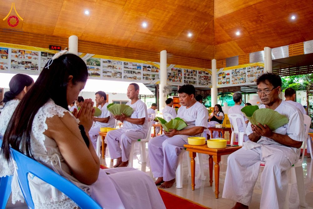 ภาพ No.276325:วันศุกร์ที่ 5 ธันวาคม 2568 (วันพ่อแห่งชาติ) พิธีบรรพชาอุปสมบทหมู่ธรรมทายาท จำนวน 14 รูป โครงการบรรพชาอุปสมบทหมู่ รุ่นบูชาธรรมมหาปูชนียาจารย์ ประจำปี 2568  ณ ศูนย์อบรมเยาวชนบางปะหัน จังหวัดพระนครศรีอยุธยา