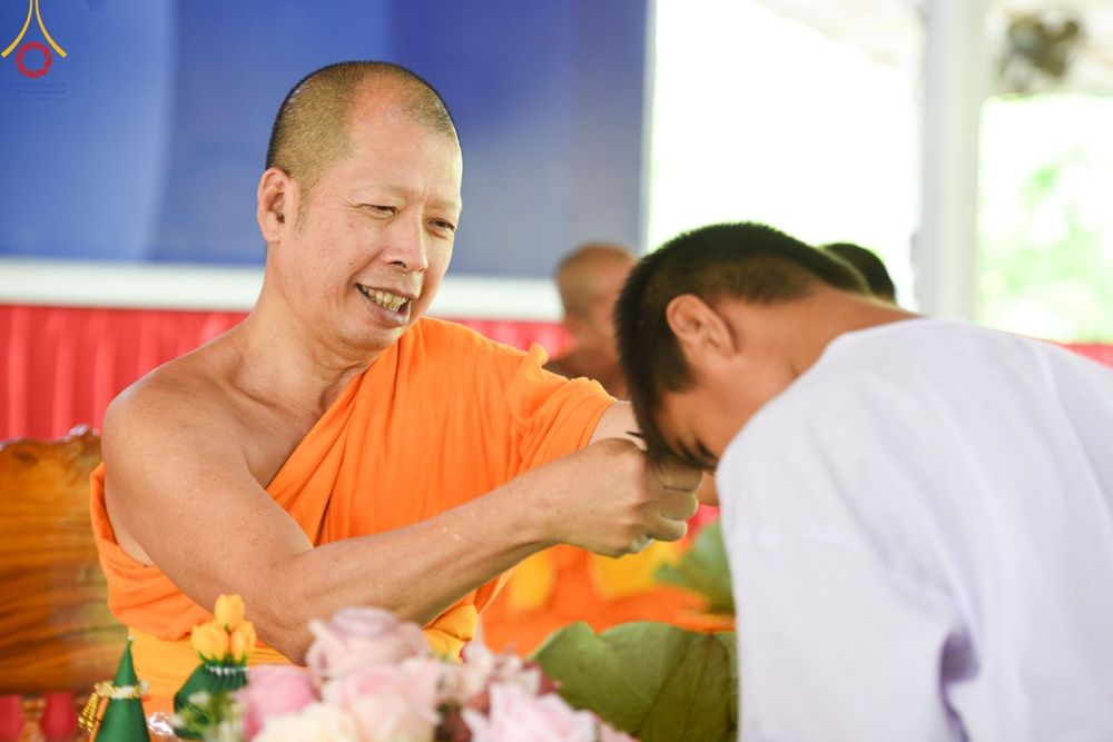 ภาพ No.135179:พิธีตัดปอยผม, พิธีขอขมารับผ้าไตร, พิธีบรรพชา, พิธีถวายบาตร ในโครงการบรรพชาสามเณร ฟื้นฟูพระพุทธศาสนาทั่วไทย  ณ ศูนย์ปฏิบัติธรรมบุญประสาน ต.พญาเย็น อ.ปากช่อง จ.นครราชสีมา วันที่ 5 เมษายน พ.ศ. 2567