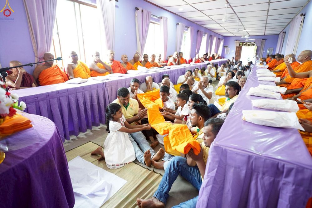 ภาพ No.264886:วันที่ 19 ตุลาคม พ.ศ. 2568 กฐินสมทบต่างประเทศ บูชาธรรม 81 ปี  หลวงพ่อธัมมชโย วัดพระธรรมกาย  ณ วัดอนุรุทธะ อารานะ ประเทศศรีลังกา 