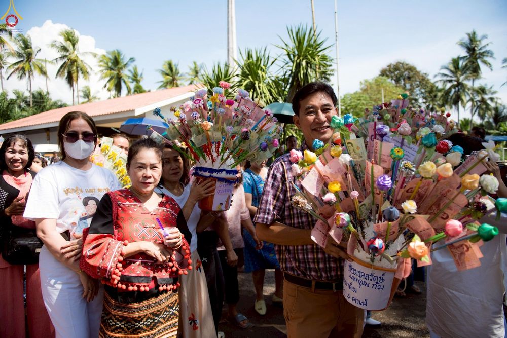 ภาพ No.262796:วันที่ 19 ตุลาคม พ.ศ. 2568 พิธีทอดกฐินสามัคคีทั่วไทย 30,000 วัด โดยคณะศิษยานุศิษย์ บูชาธรรม 81 ปี หลวงพ่อธัมมชโย ณ วัดนาหนอง ต.นาหูกวาง อ.ทับสะแก จ.ประจวบคีรีขันธ์