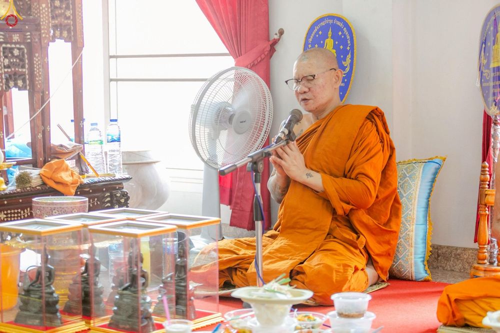 ภาพ No.250927:วันพุธที่ 8 ตุลาคม พ.ศ. 2568 พิธีทอดกฐินสามัคคีทั่วไทย 30,000 วัด โดยคณะศิษยานุศิษย์ บูชาธรรม 81 ปี หลวงพ่อธัมมชโย ณ วัดคลองตันราษฎร์บำรุง อ. บ้านแพ้ว จ. สมุทรสาคร